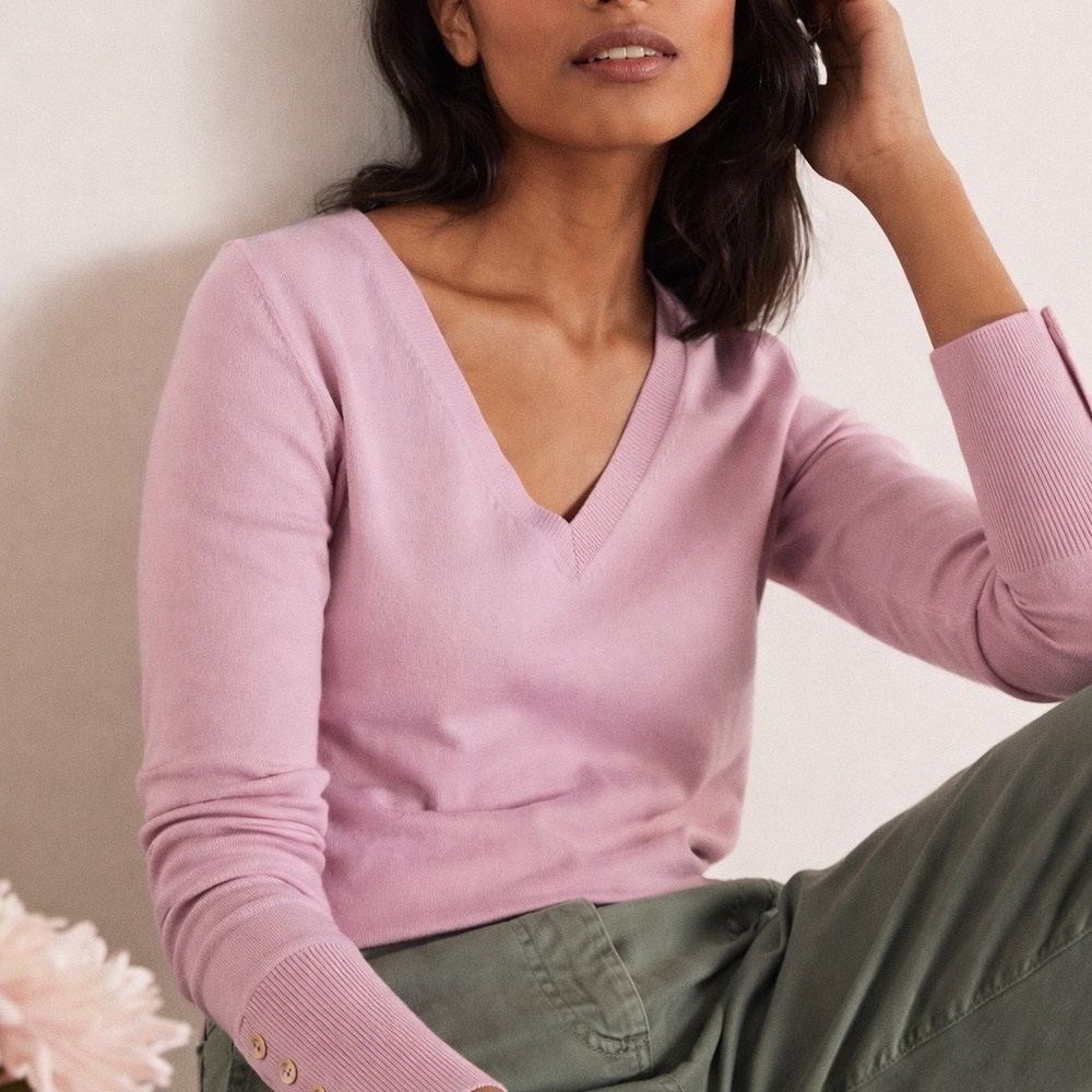 Boden | Blush Pink V-Neck Sweater | Size Medium
